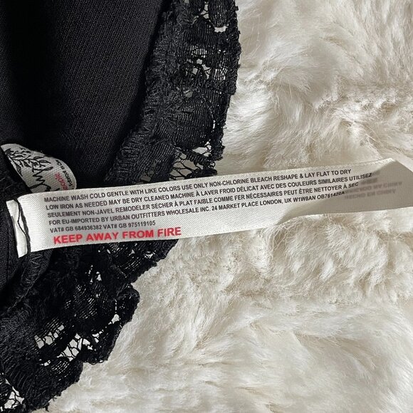 NWOT Free People "Here I go" Black Button Up Floral Cropped Brami Sz Medium - Picture 7 of 7